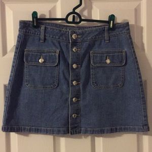 American Eagle button denim skirt